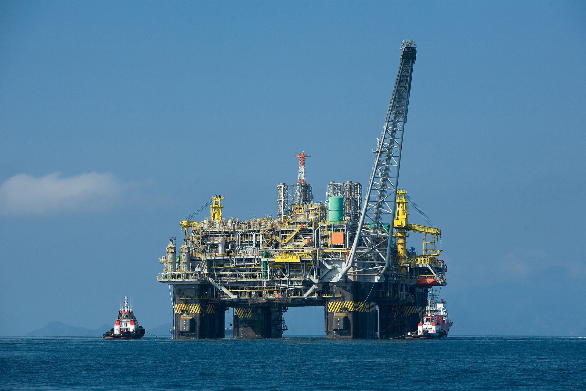 Plataforma offshore de petróleo da Petrobras no Brasil