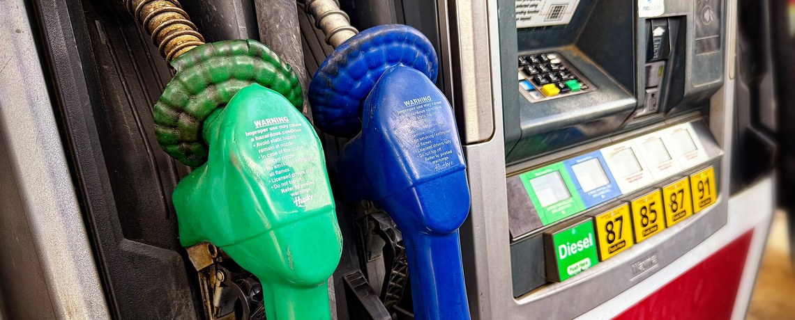Bomba de combustível com bicos para abastecimento de diesel